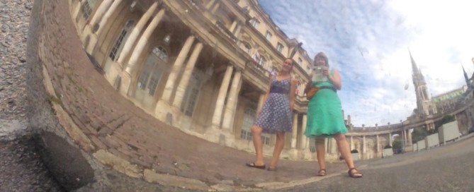 Inge Delphine en Luca op het mooiste plein van de wereld in Nancy voor het artikel denk groot